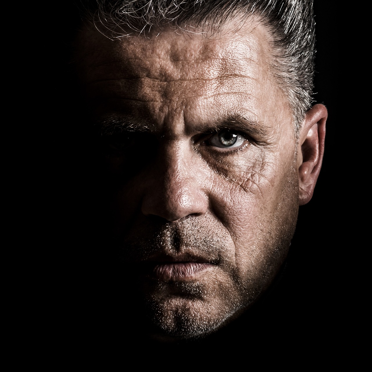 男性がフェロモンを増やすためにおすすめの食べ物は？